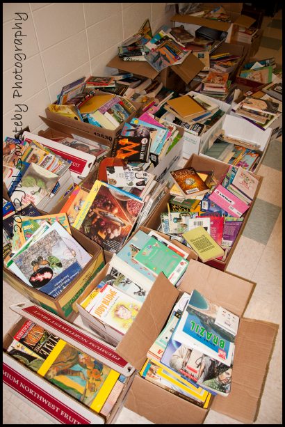 Over 1000 books were donated from Syrnga Middle School last week for the first ever library of a public school in Utila, Honduras.