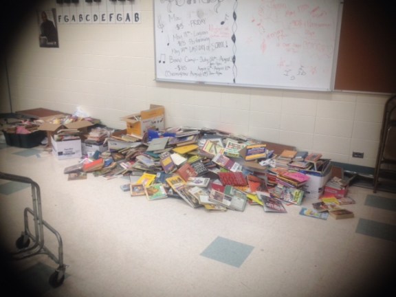 Books donated from kids in Idaho going to first ever library of public school in Utila, Honduras.